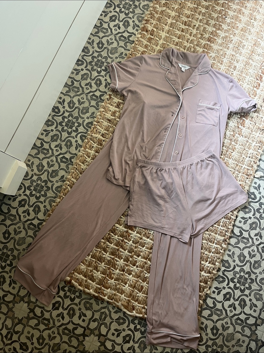 Soft Mauve 3-Piece Pajama Set with Piping